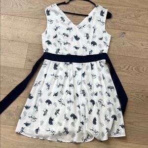 White V-Neck Animal Print Casual Dress with Navy Sash